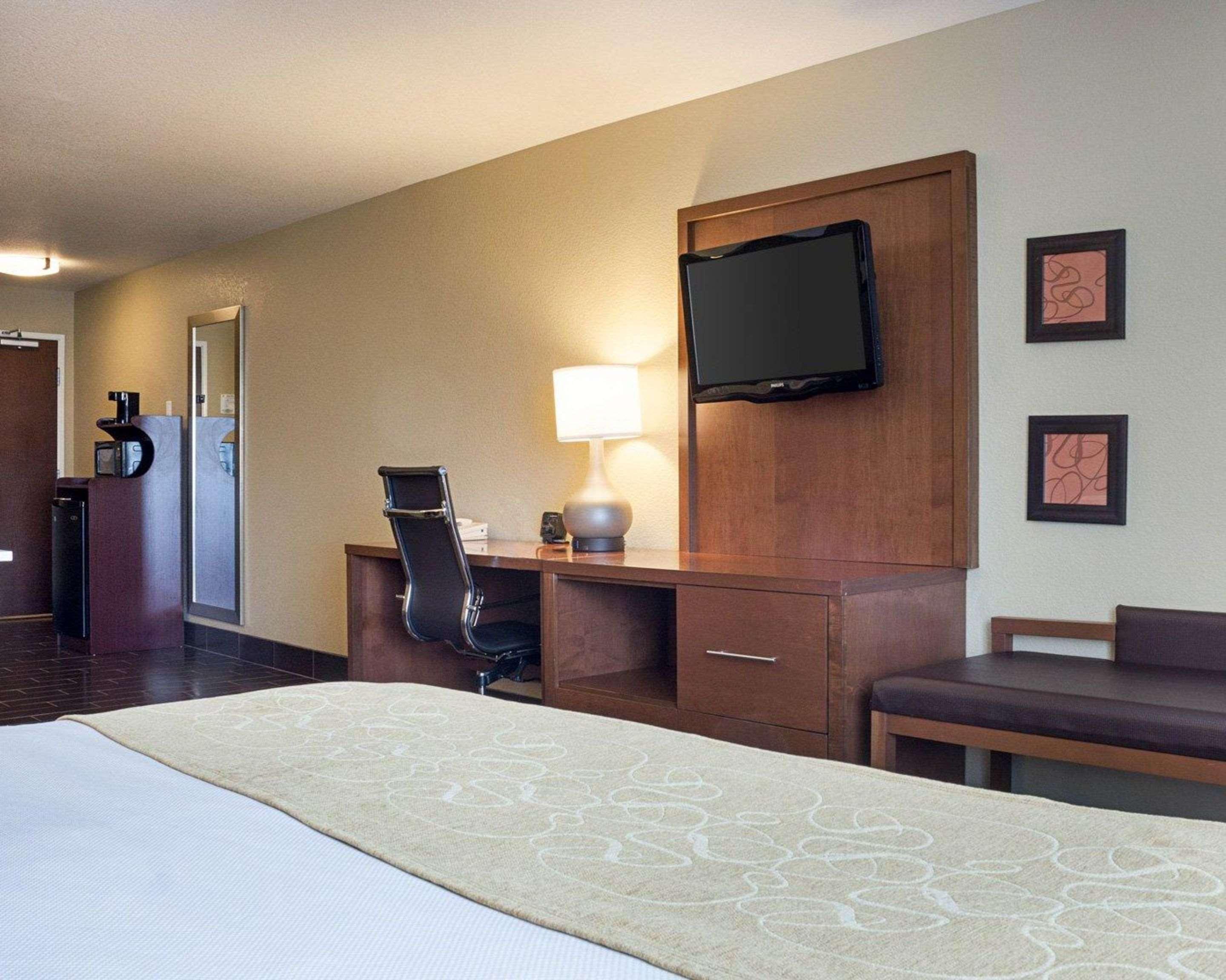 Comfort Suites Minot Buitenkant foto