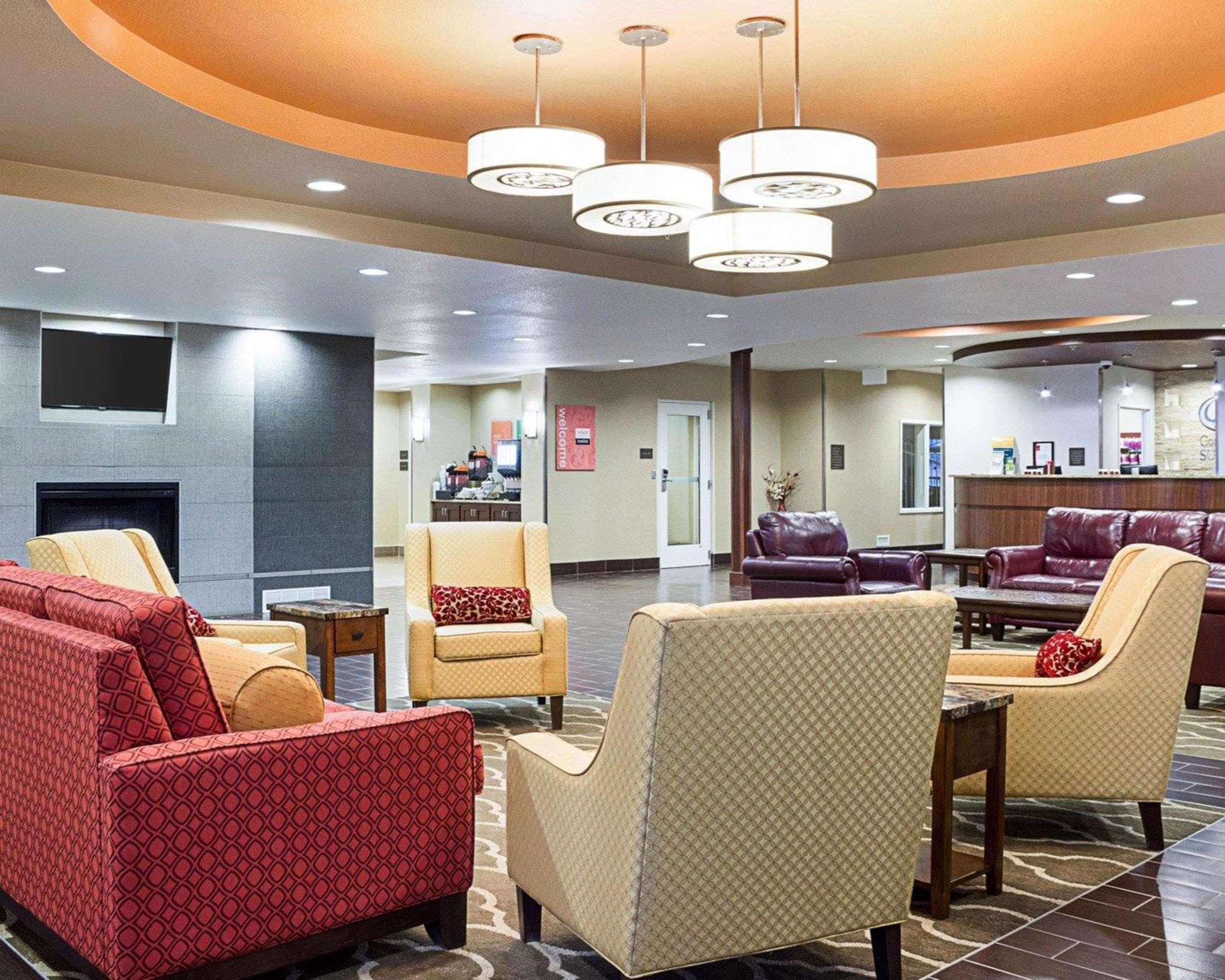 Comfort Suites Minot Buitenkant foto