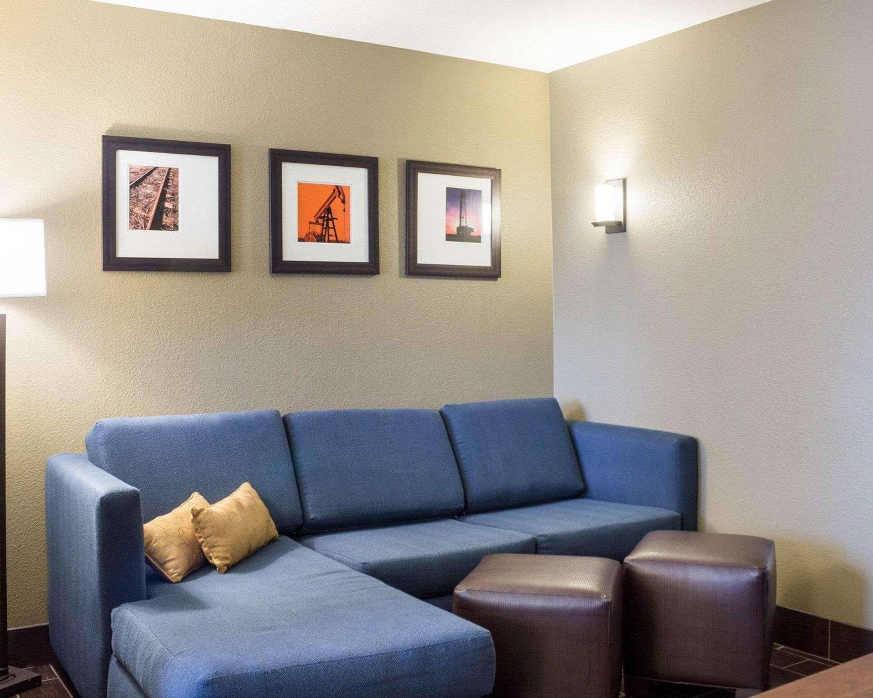 Comfort Suites Minot Buitenkant foto