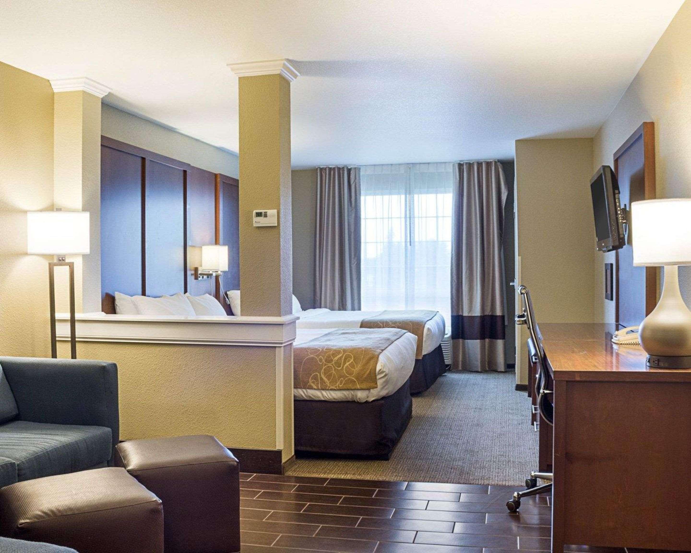 Comfort Suites Minot Buitenkant foto