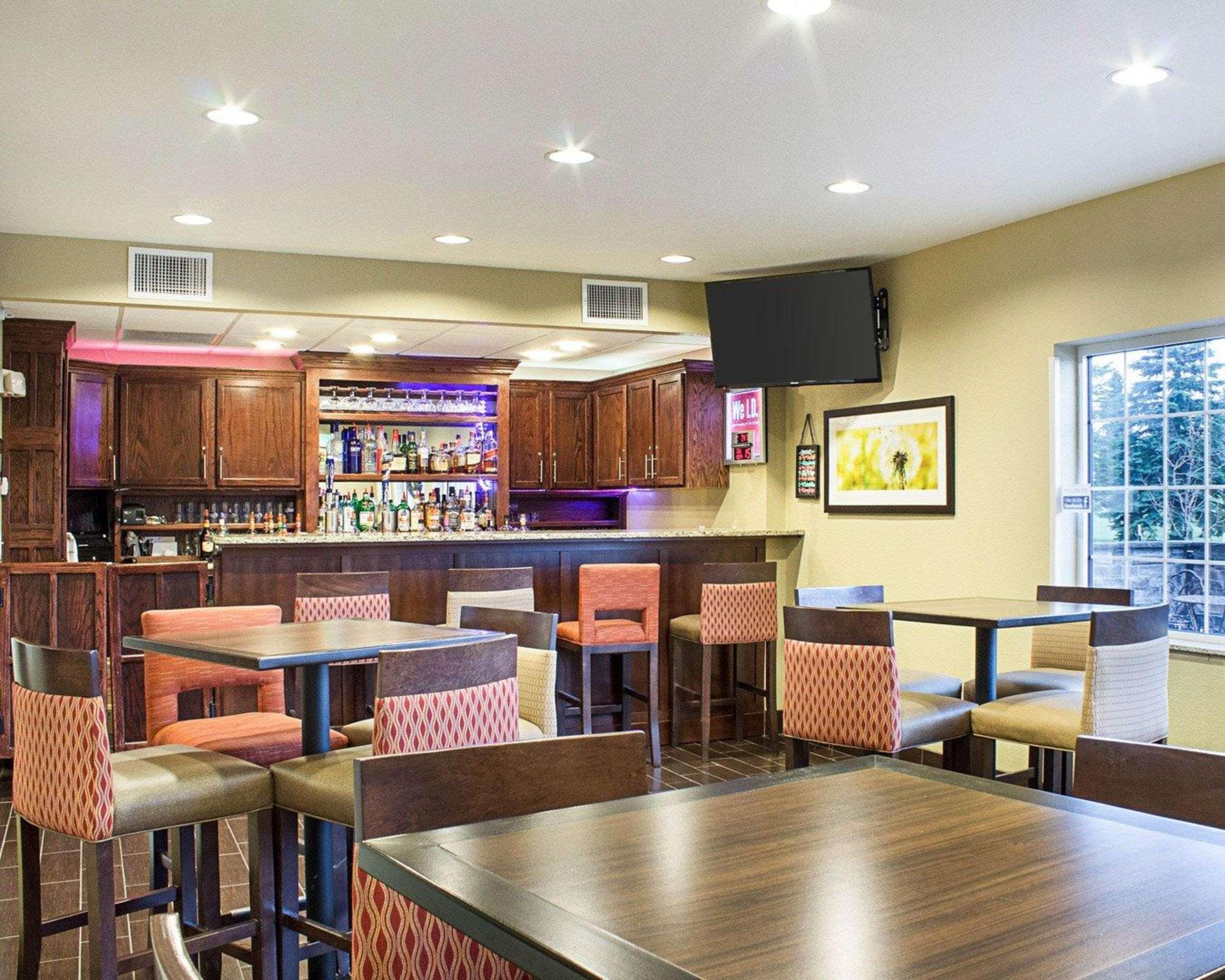 Comfort Suites Minot Buitenkant foto