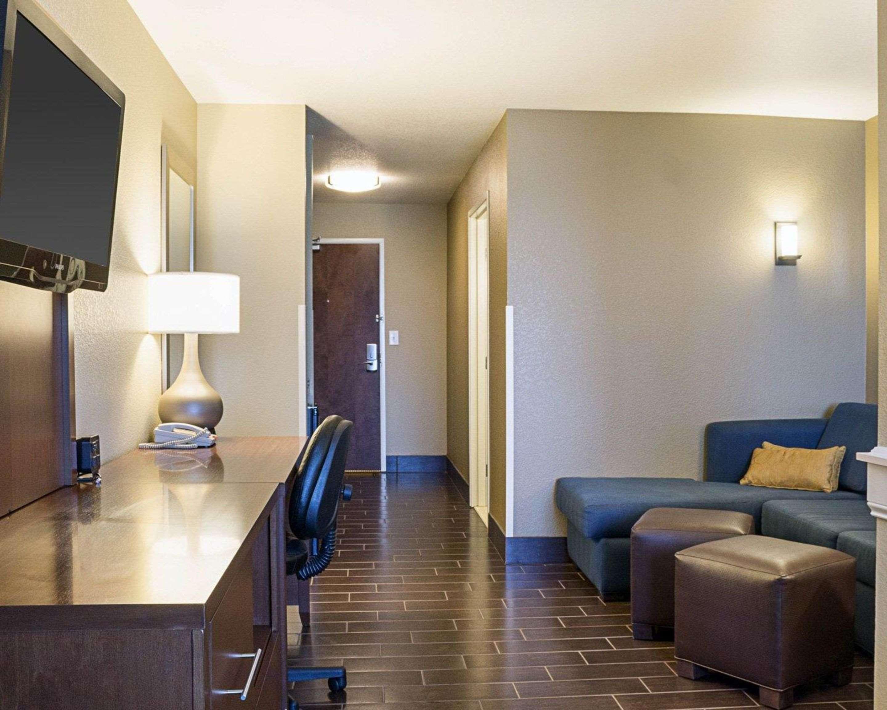 Comfort Suites Minot Buitenkant foto