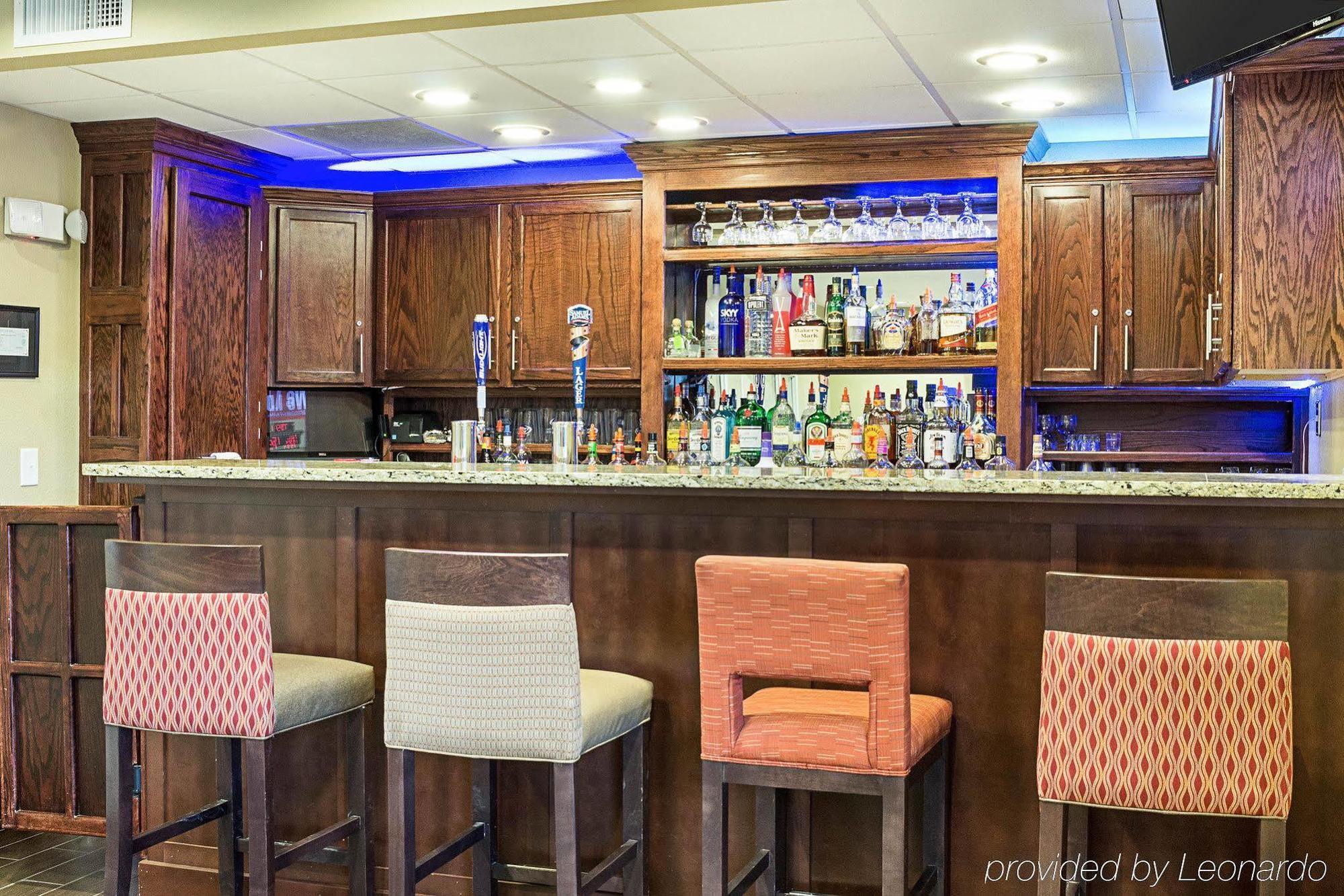 Comfort Suites Minot Buitenkant foto