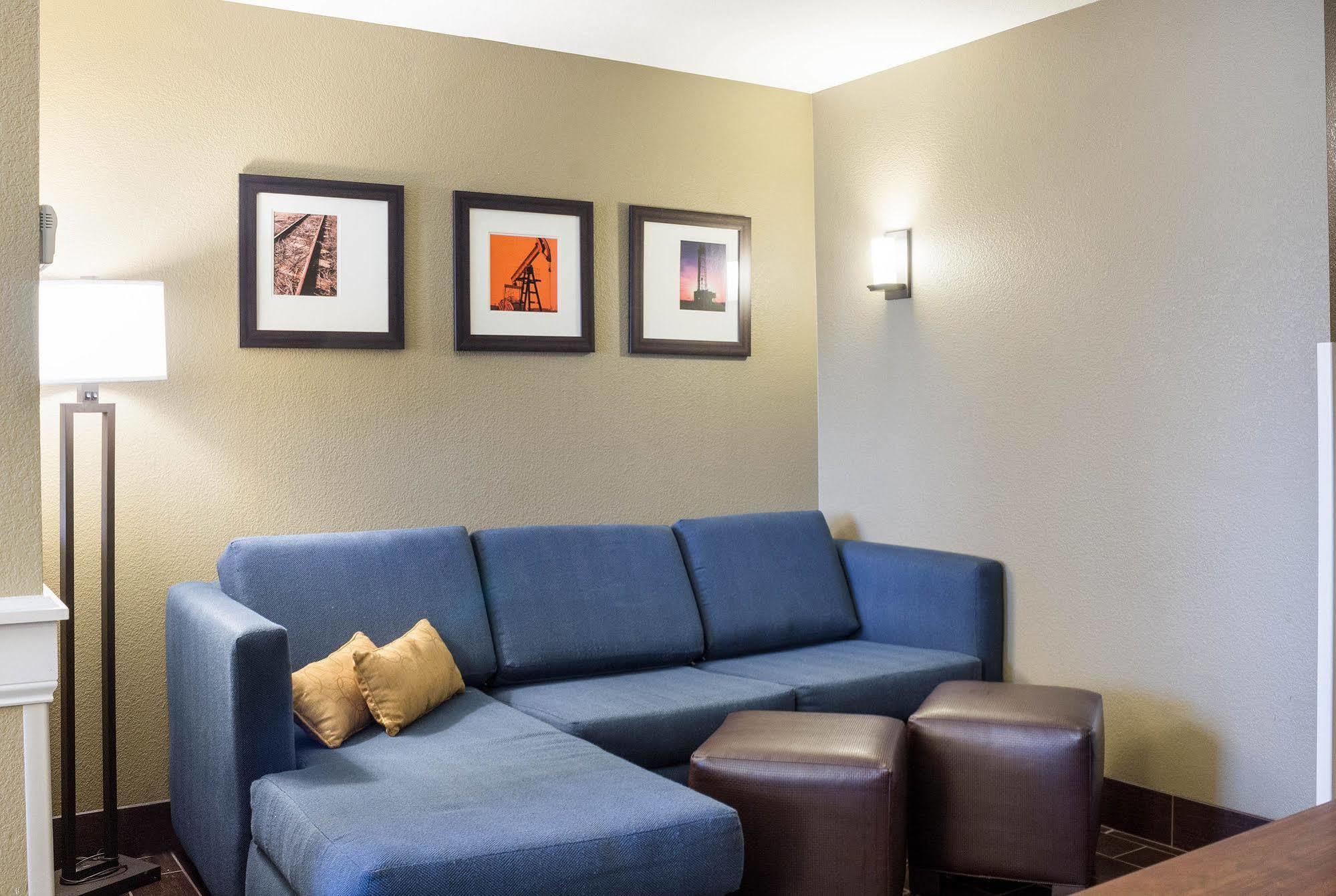 Comfort Suites Minot Buitenkant foto
