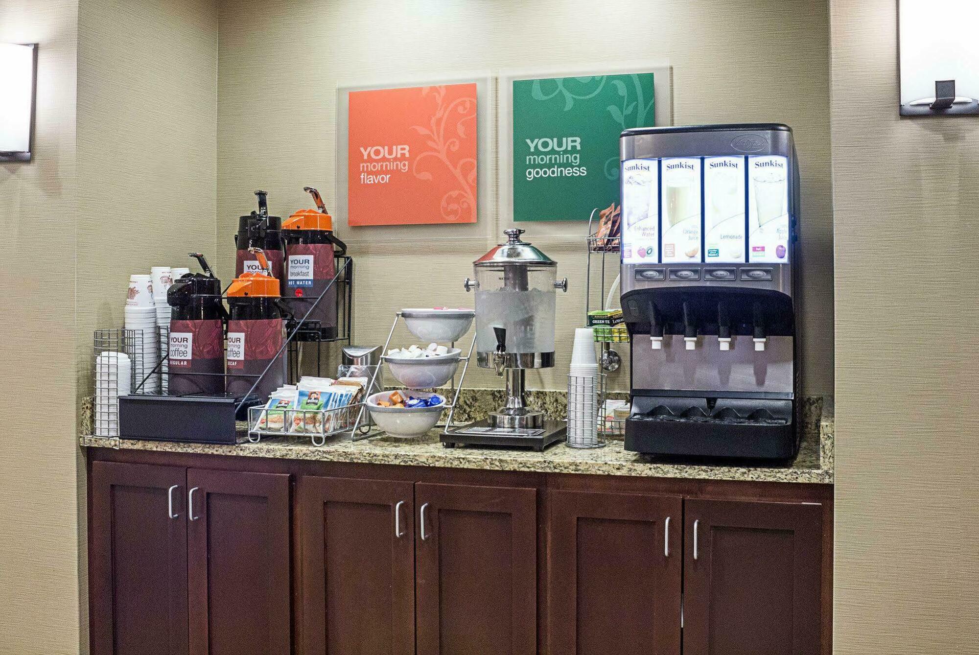 Comfort Suites Minot Buitenkant foto