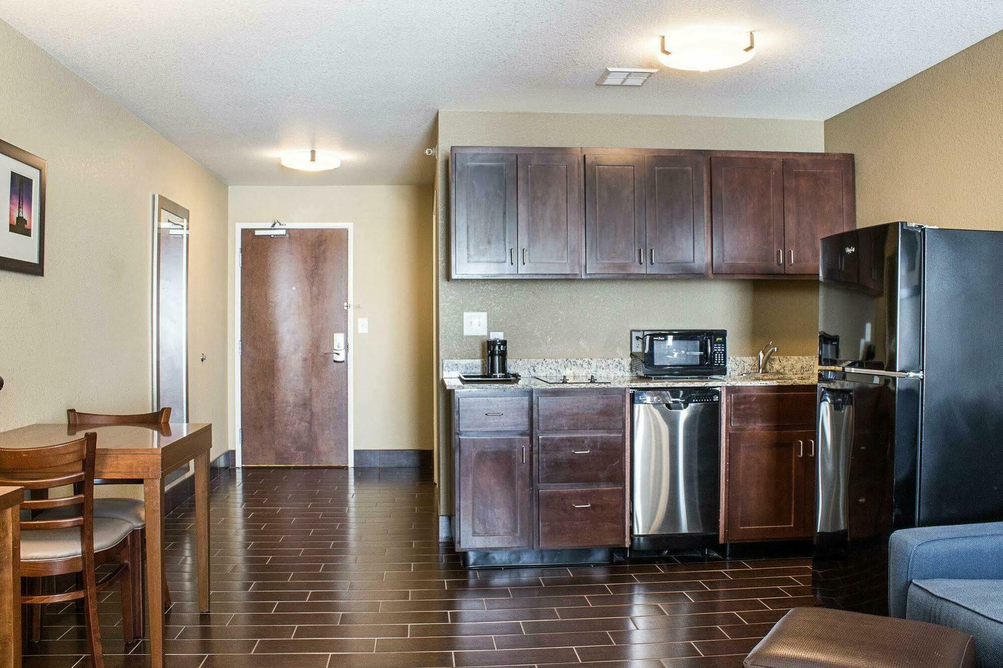 Comfort Suites Minot Buitenkant foto