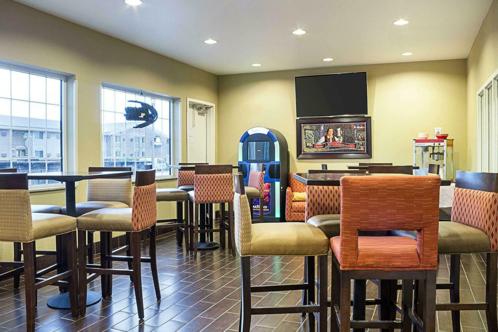 Comfort Suites Minot Buitenkant foto